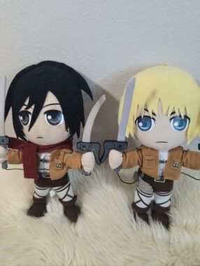 Attack on Titan Plush Bundle – Mikasa Ackerman & Annie Leonhart Scout Regiment D